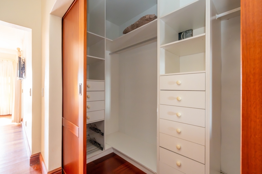7 Bedroom Property for Sale in Myburgh Park Western Cape